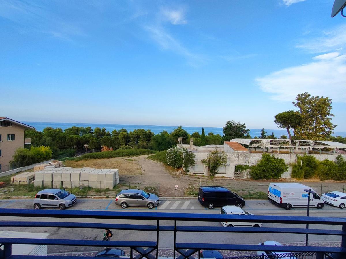 Appartamento con piscina Green Bay Village Pineto Esterno foto
